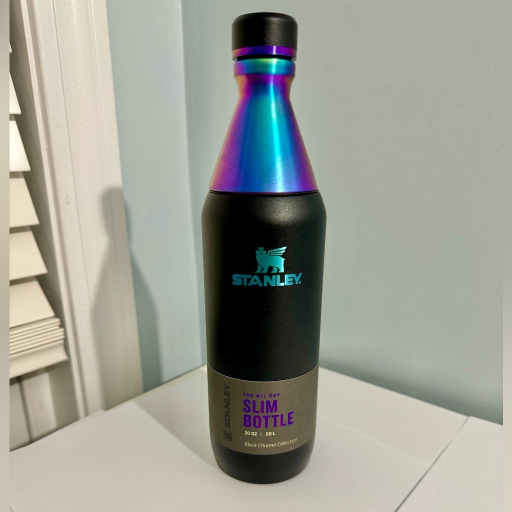 BNWT Black Chroma Stanley Slim Bottle